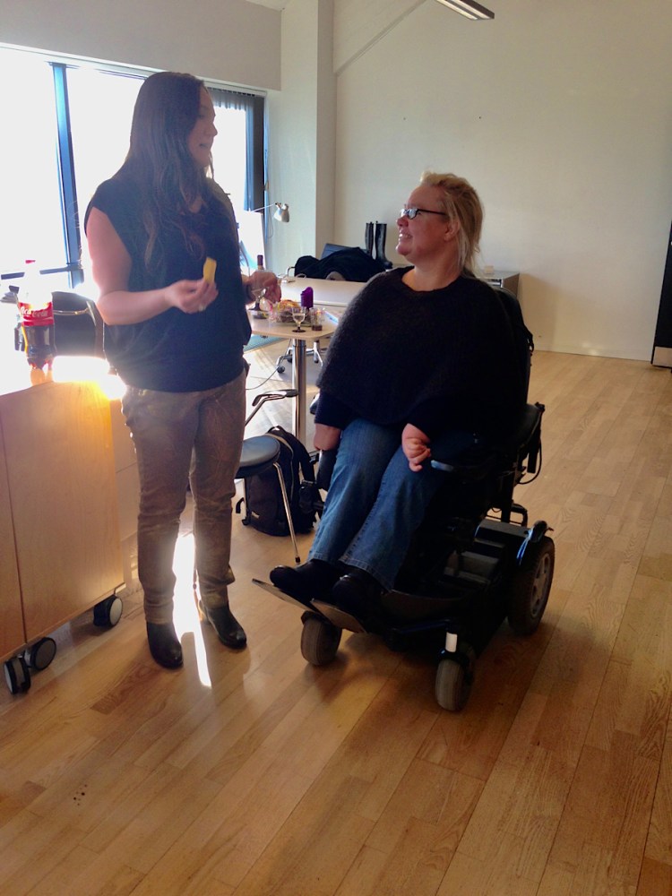 Taler med forfatteren til reception med bogen Kreativitet, knofedt og kærlighed @ Kirsten K Kester | Koloritten.com